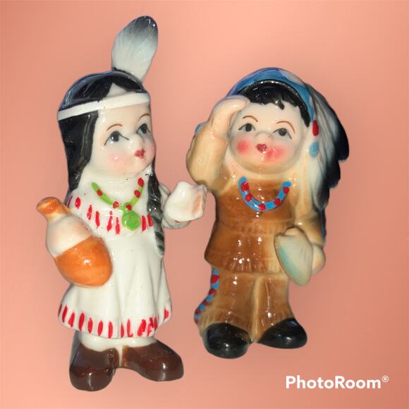 Vtg Disneyland Small World Native Americans & Dutch Boy Figurines Set! - Picture 2 of 9